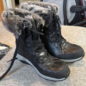 Columbia Black and Gray Winter Boots with Cozy Fur